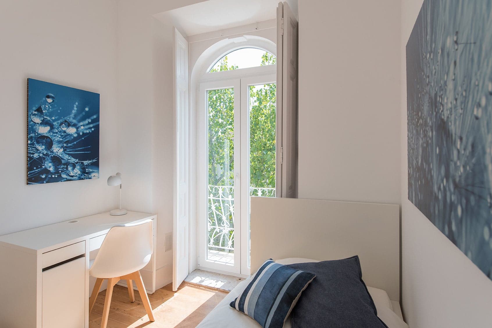 Shelter 10 room interior