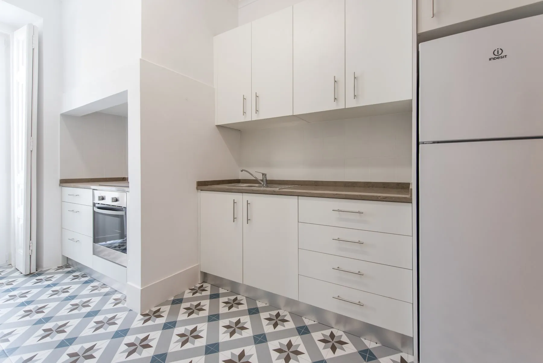 A fully equipped kitchen